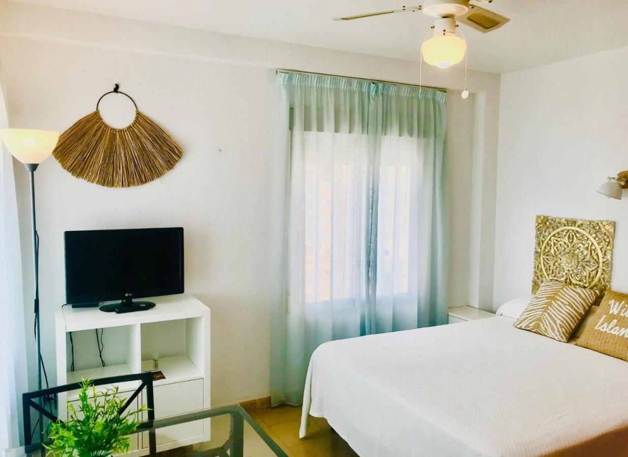 Apartamentos Ulia Benidorm Bagian luar foto