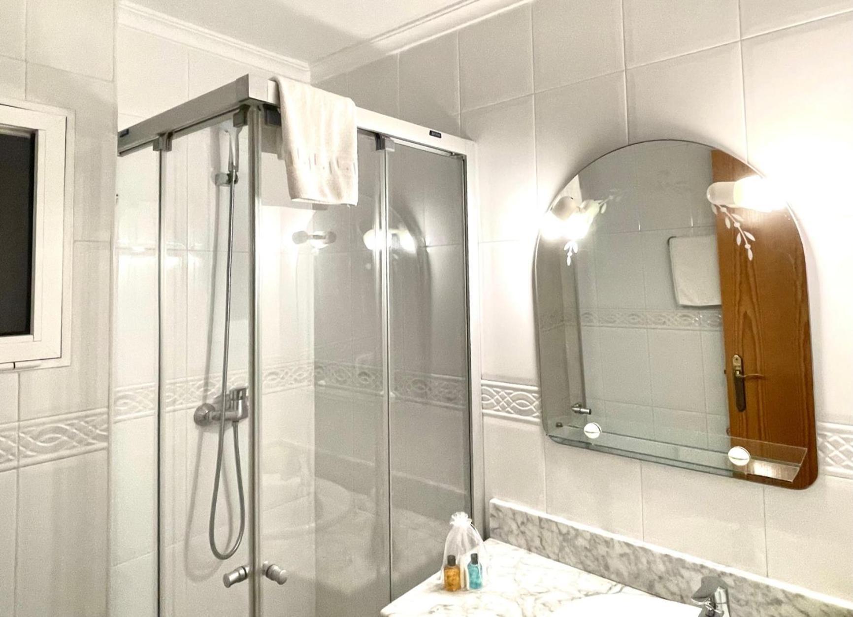 Apartamentos Ulia Benidorm Bagian luar foto