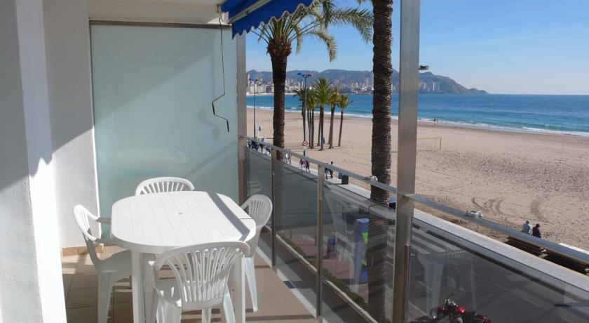 Apartamentos Ulia Benidorm Bagian luar foto